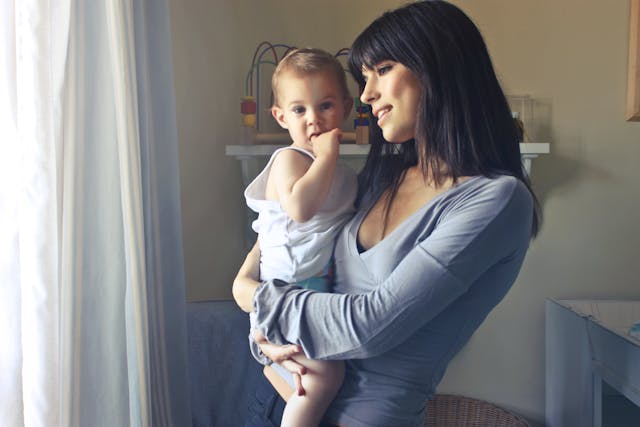 Breastfeeding accessories comparison